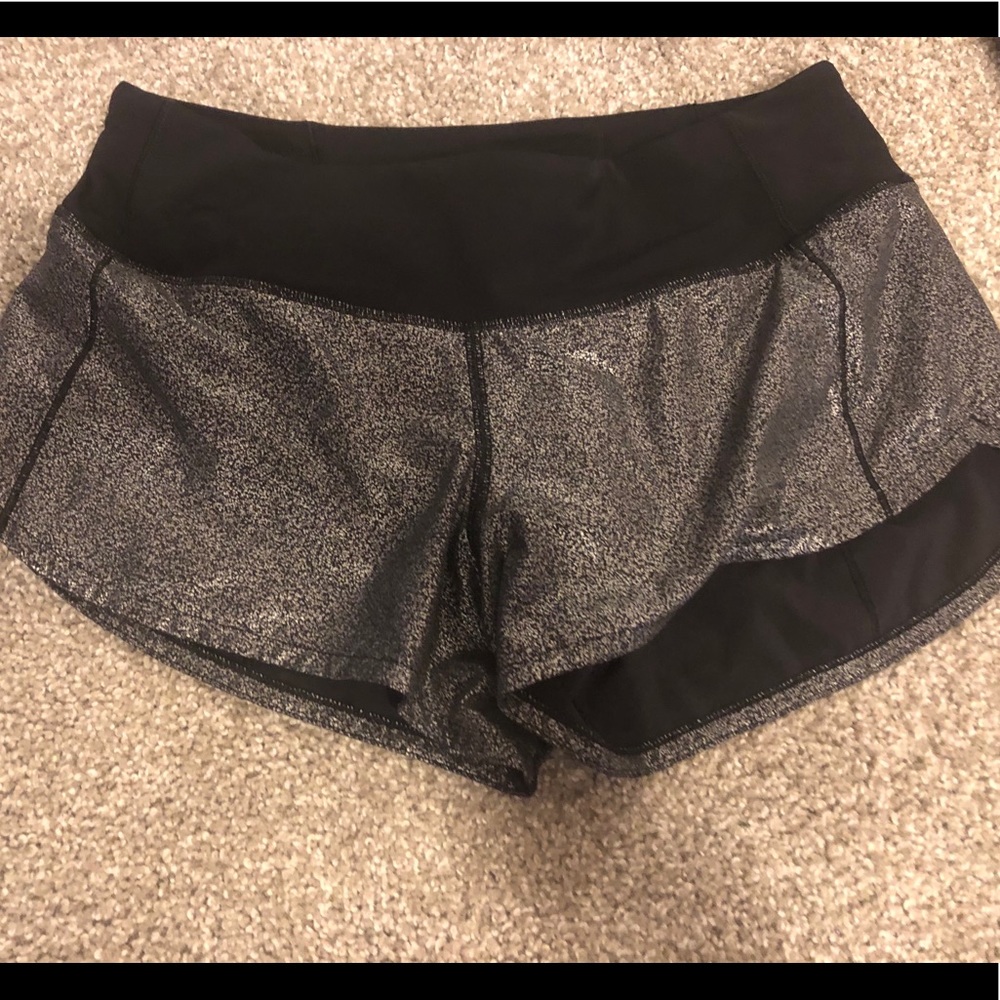 Lululemon 2.5 low rise speed up shorts
